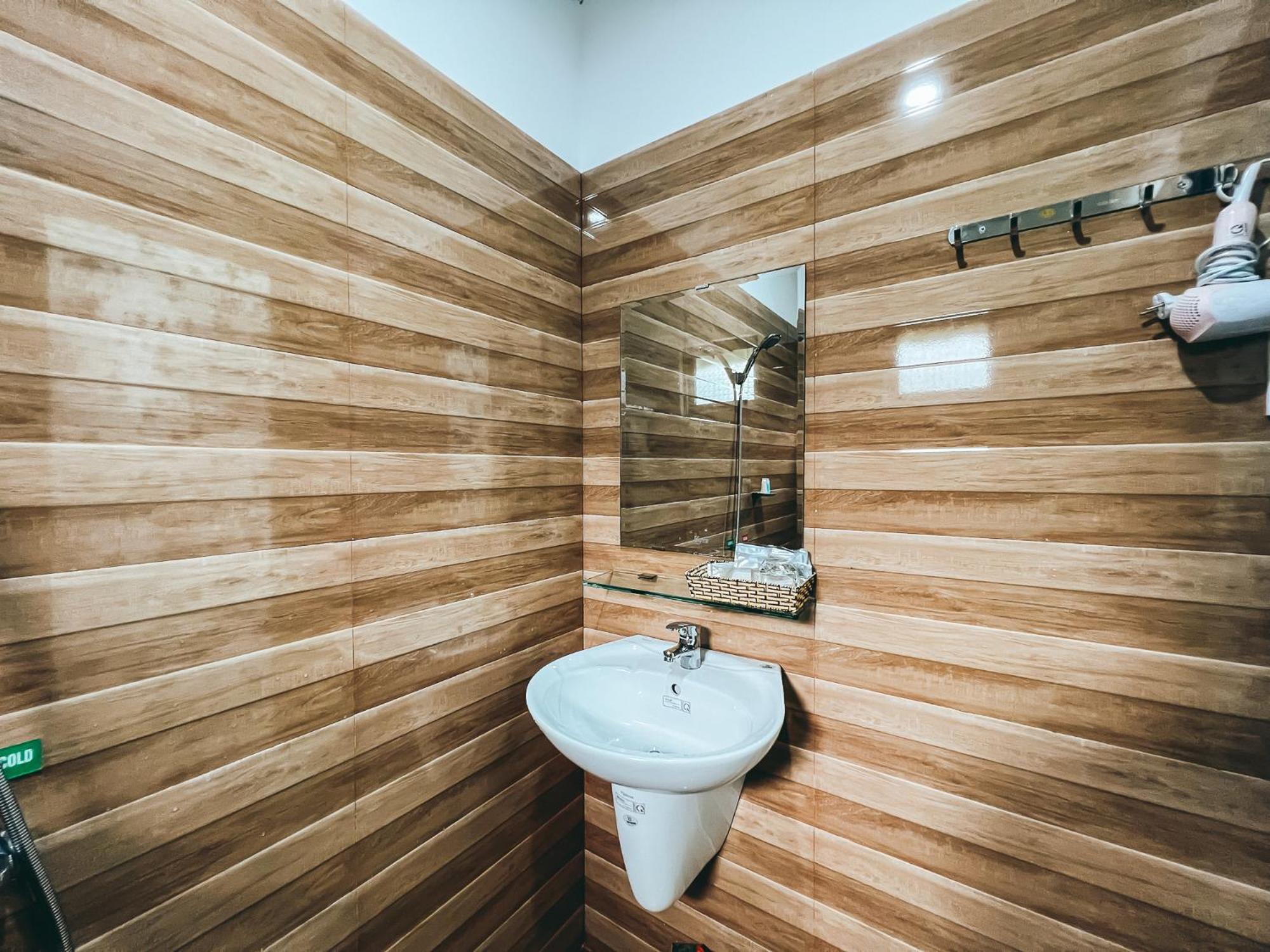 Bazan Home - Hotel & Bungalow Pleiku Quarto foto
