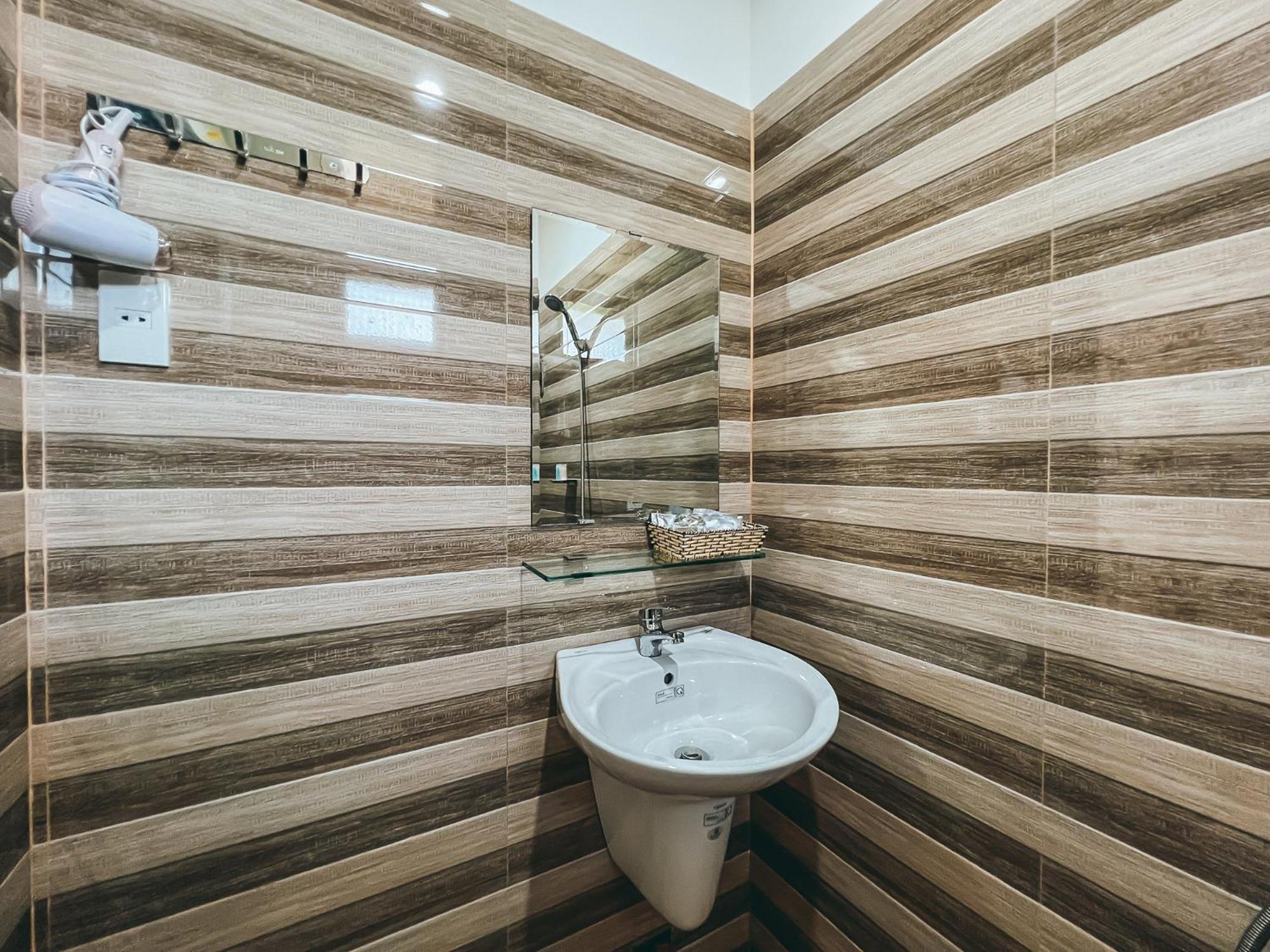 Bazan Home - Hotel & Bungalow Pleiku Quarto foto