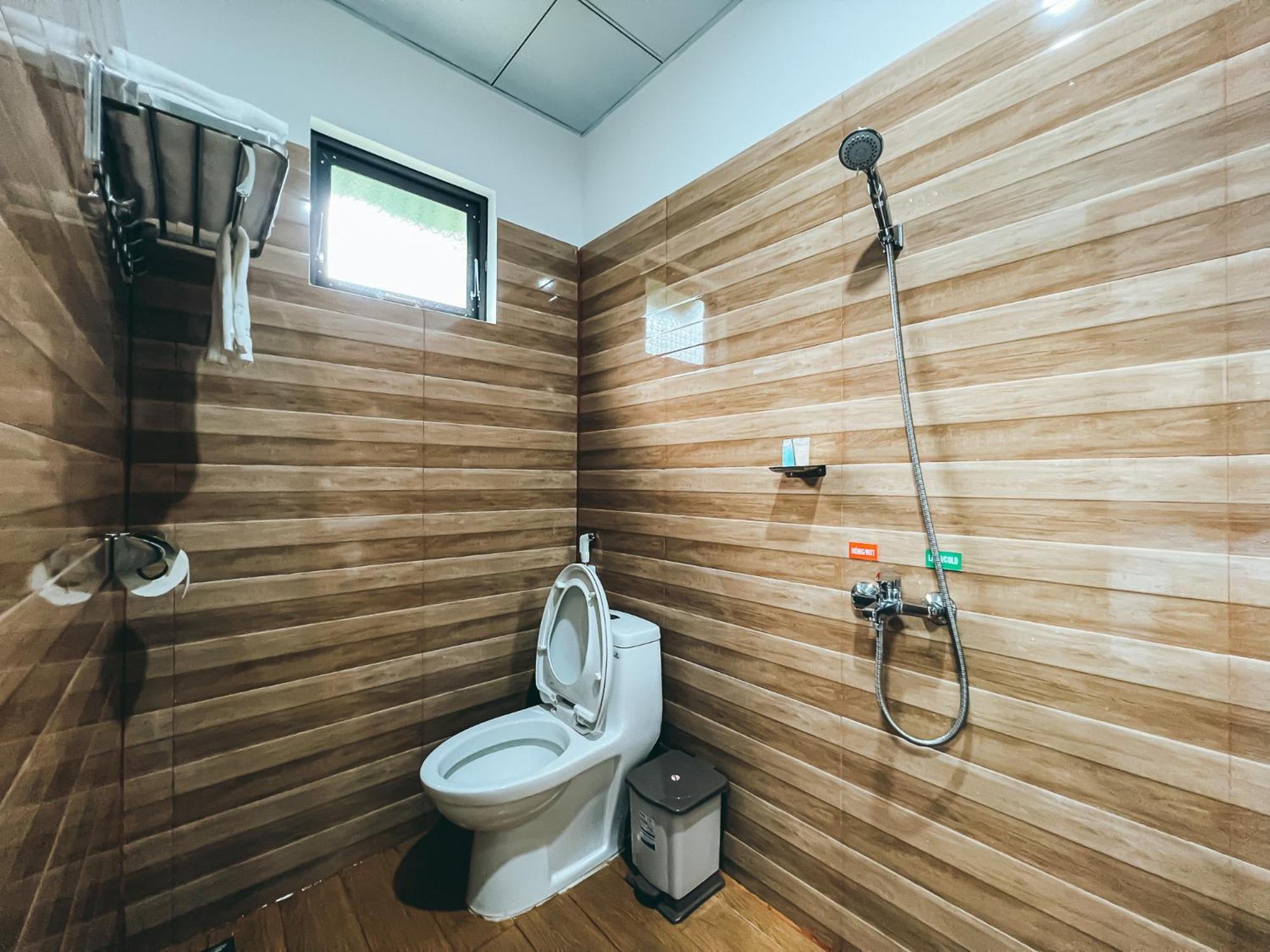 Bazan Home - Hotel & Bungalow Pleiku Quarto foto