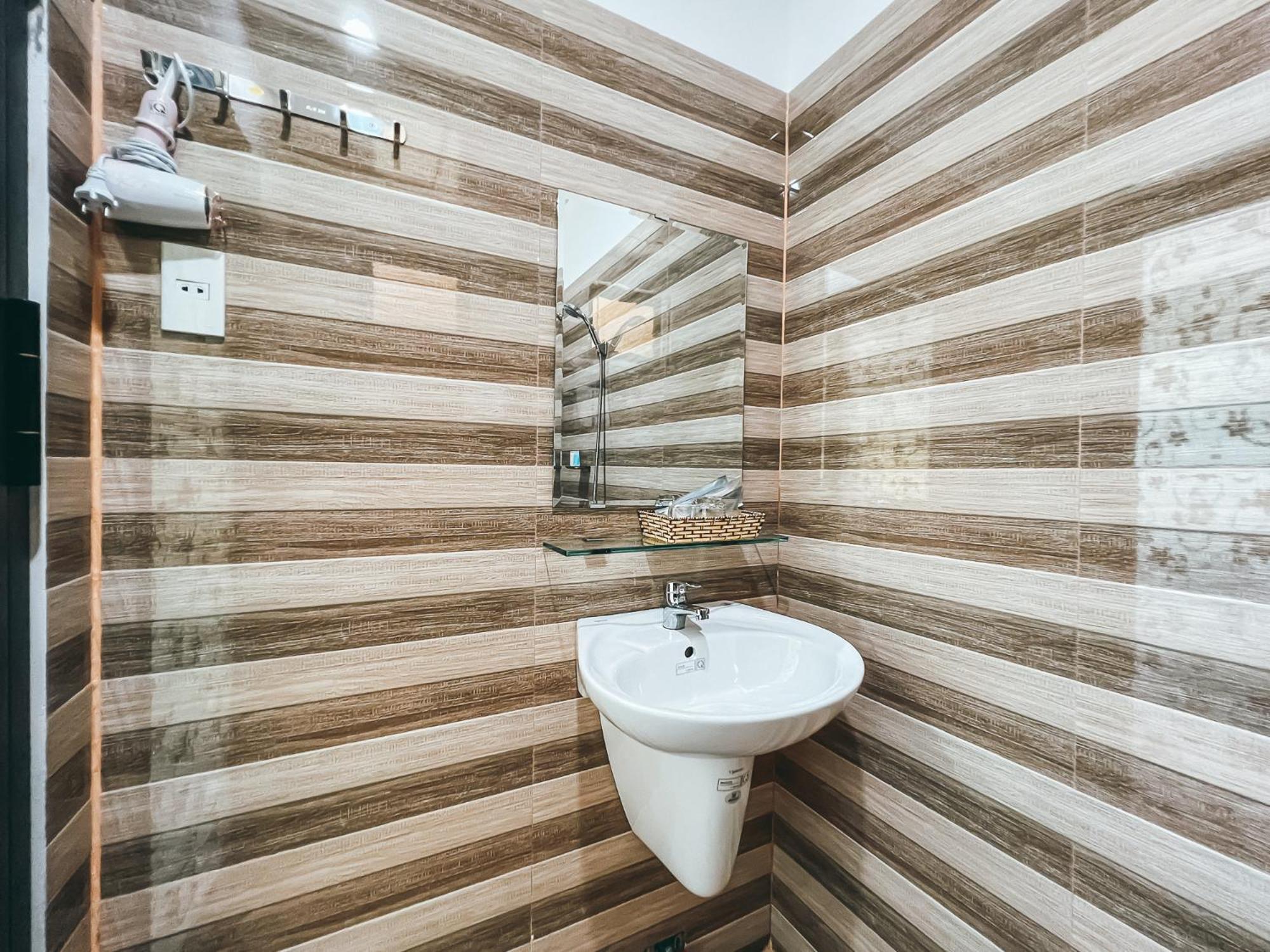 Bazan Home - Hotel & Bungalow Pleiku Quarto foto