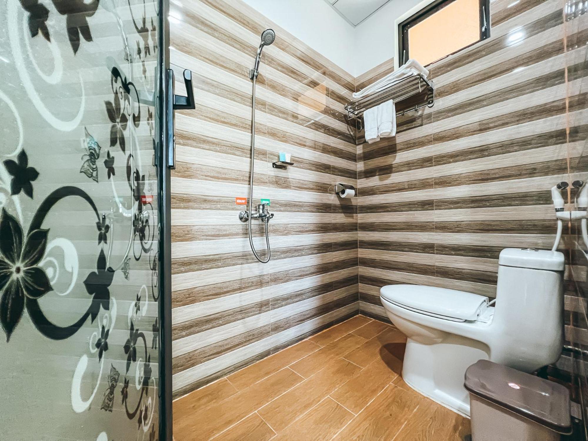 Bazan Home - Hotel & Bungalow Pleiku Quarto foto