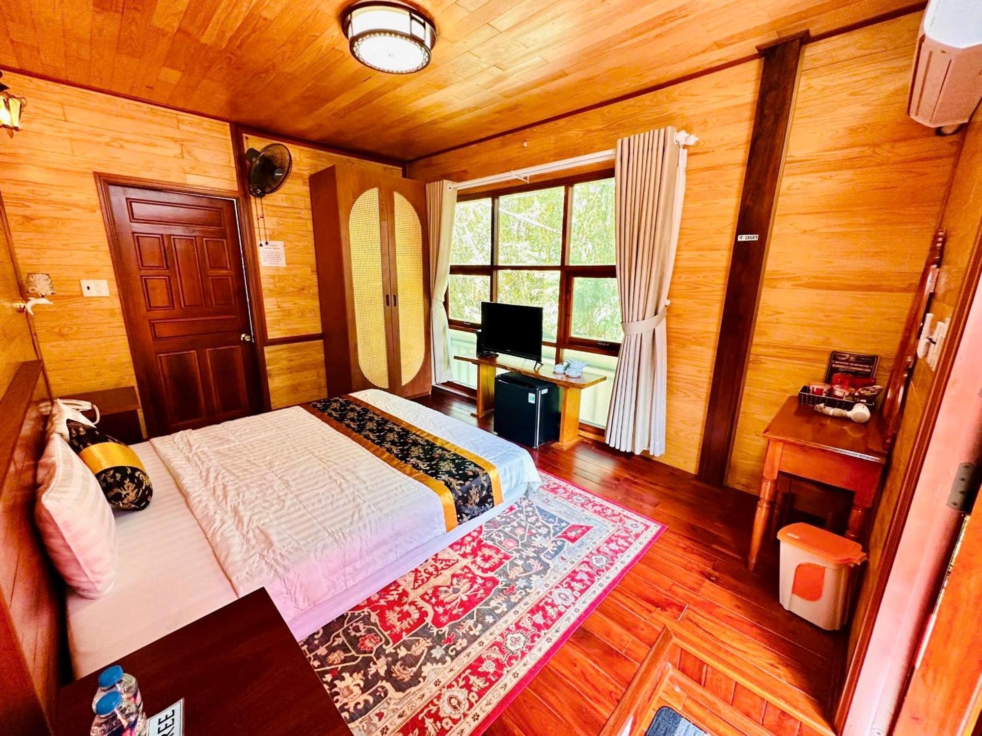 Bazan Home - Hotel & Bungalow Pleiku Quarto foto